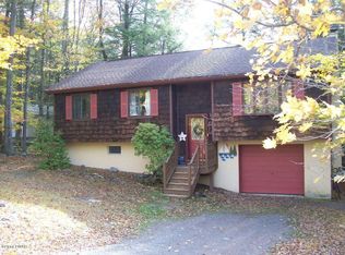 1163 Wallenpaupack Dr, Lake Ariel, PA 18436