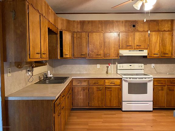 3rd image of 35 Stemple St