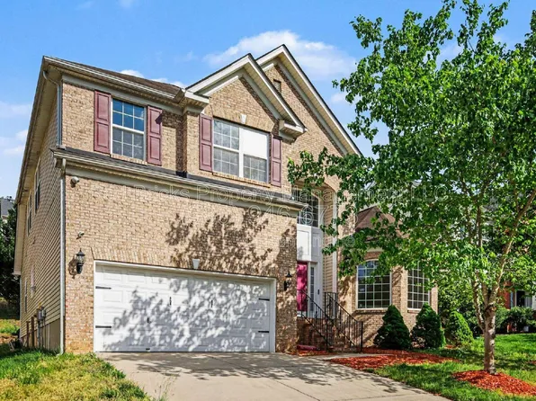 2119 Baggins Ln, Charlotte, NC 28269