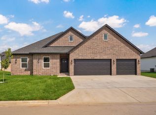 3045 E Heritage St, Republic, MO 65738