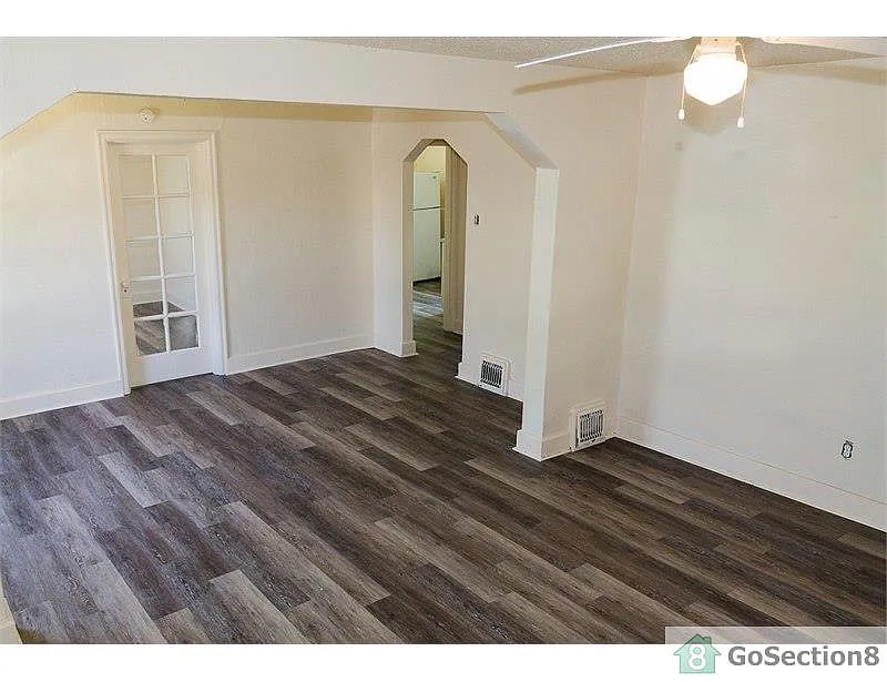 5216 Fletcher St photo 1