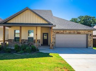 230 Riley Ln, Fredericksburg, TX 78624