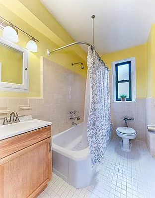 Sold by Foxworth Realty | media 28