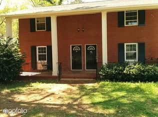 34 Candlelight Ln SW, Atlanta, GA 30331