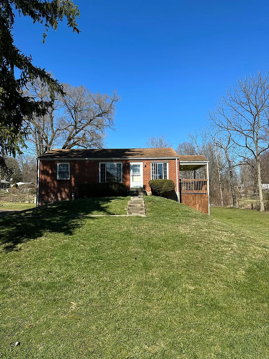 122 Parkwood Ln photo 1