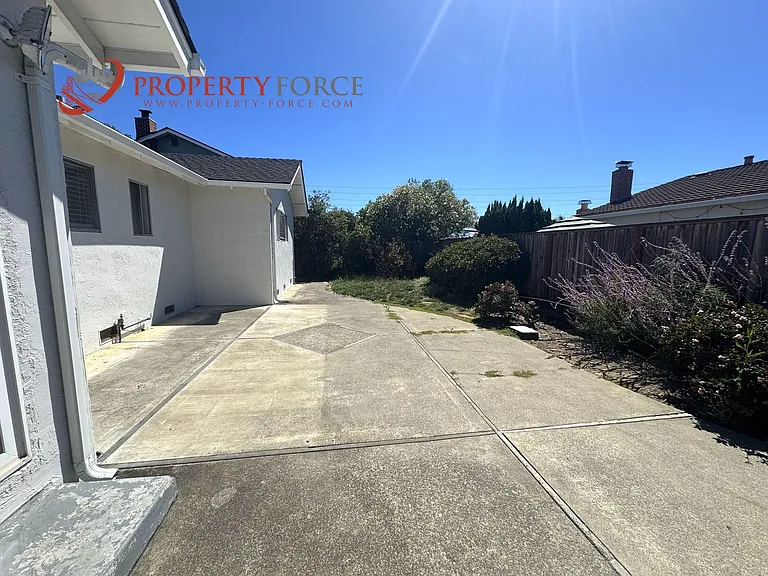 936 Constitution Dr — Photo 30