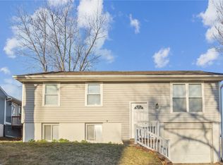 3120 Huxley Ln SW, Cedar Rapids, IA 52404