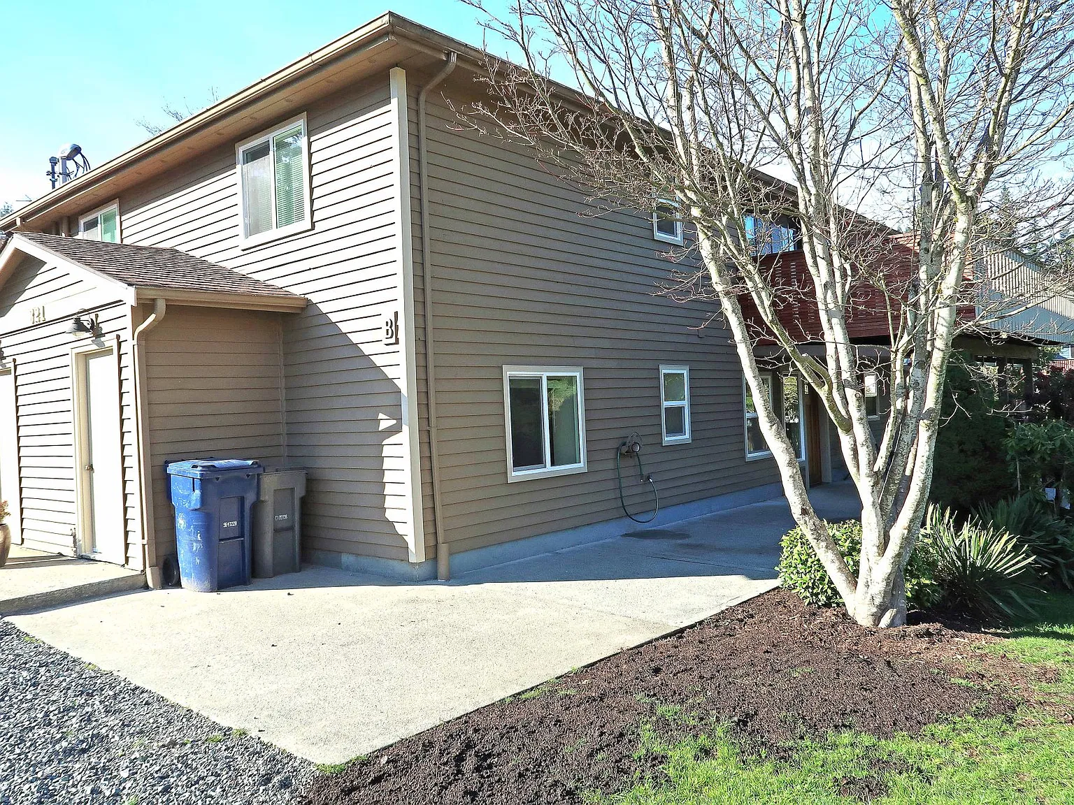 321 151st Pl SE — Photo 2
