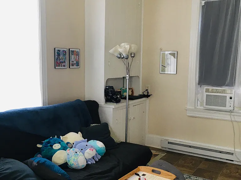 Unit is not furnished, but this shows scale and possible layout of the downstairs. It needs apartment sized/small furnishings.