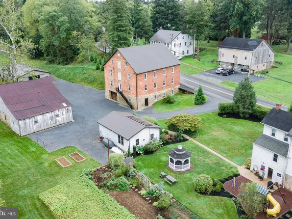 445 Camargo Rd #447, Quarryville, PA 17566