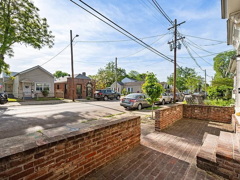 906 S Shelby St — Photo 4