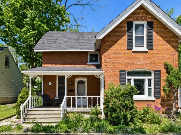 34 North St N, Barrie, ON L4M 2R9