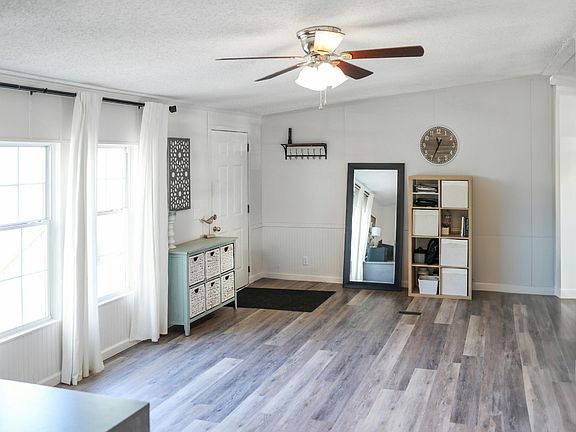 11th image of 200 Reavley Rd