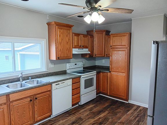 4th image of 828 S Spring St