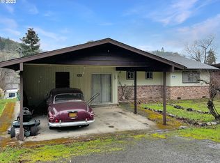 1233 Ridge Ave, Roseburg, OR 97470