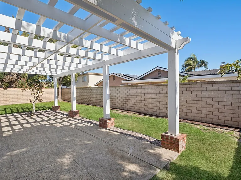 8822 Bellshire Dr — Photo 19