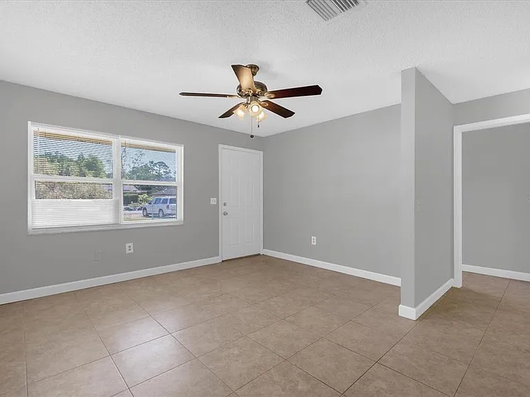 284 Short St — Photo 5