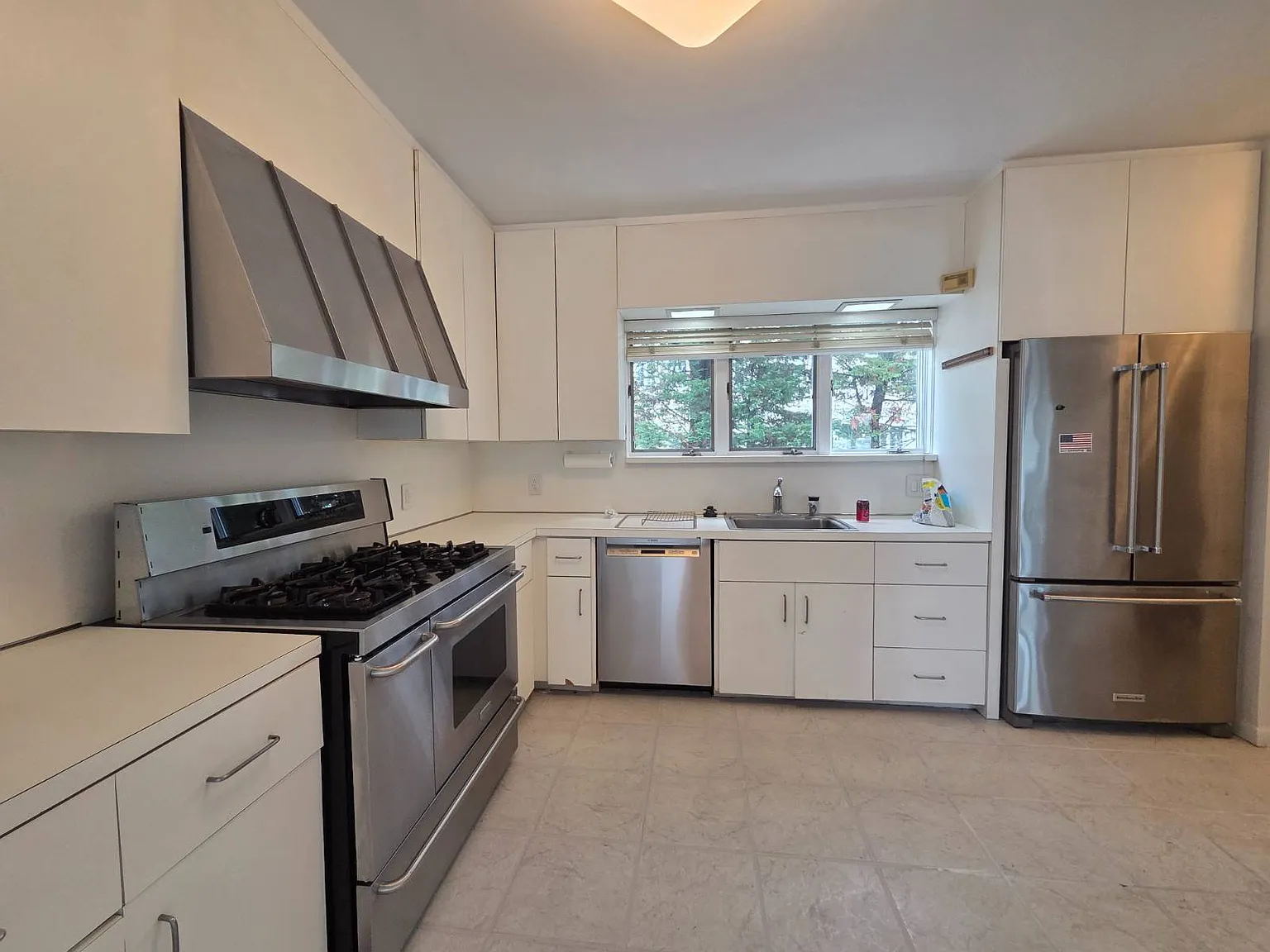 Studio, $7,000 — Photo 2