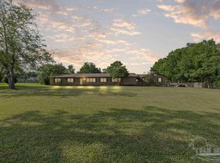 304 Man O War Cir, Cantonment, FL 32533