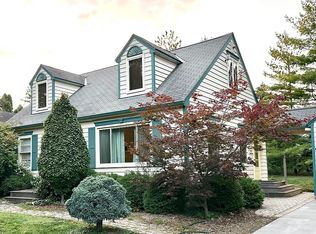 1710 Laurel Crst, Madison, WI 53705