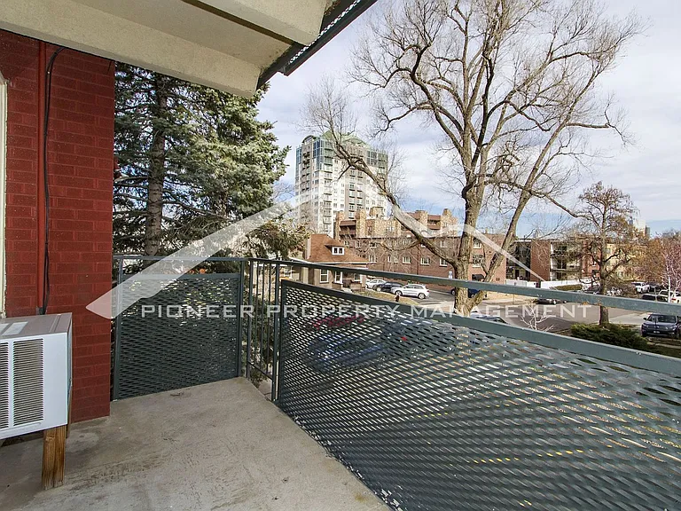 200 N Pearl St #302 — Photo 8