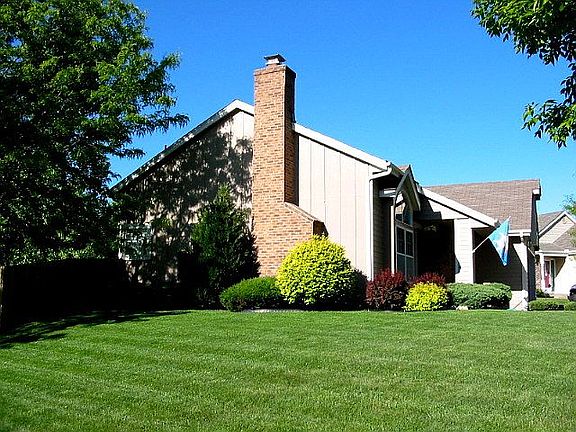 2nd image of 4100 NW Apple Valley Ct