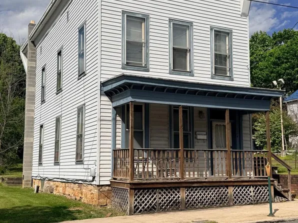 124 Lincoln Way W, Mc Connellsburg, PA 17233
