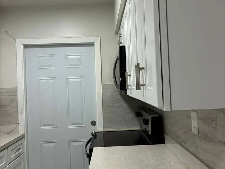 310 NE 78th St #3 — Photo 8