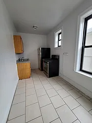 Rented by R New York