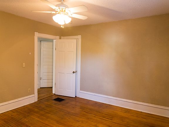 4th image of 803 12th Ave SE #2