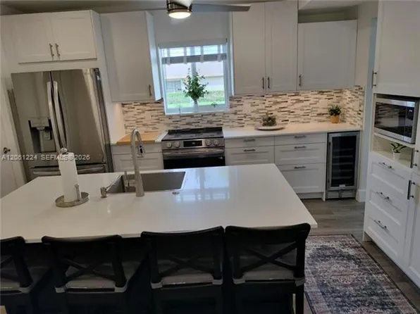 2700 SW 28th Ct #2700, Miami, FL 33133