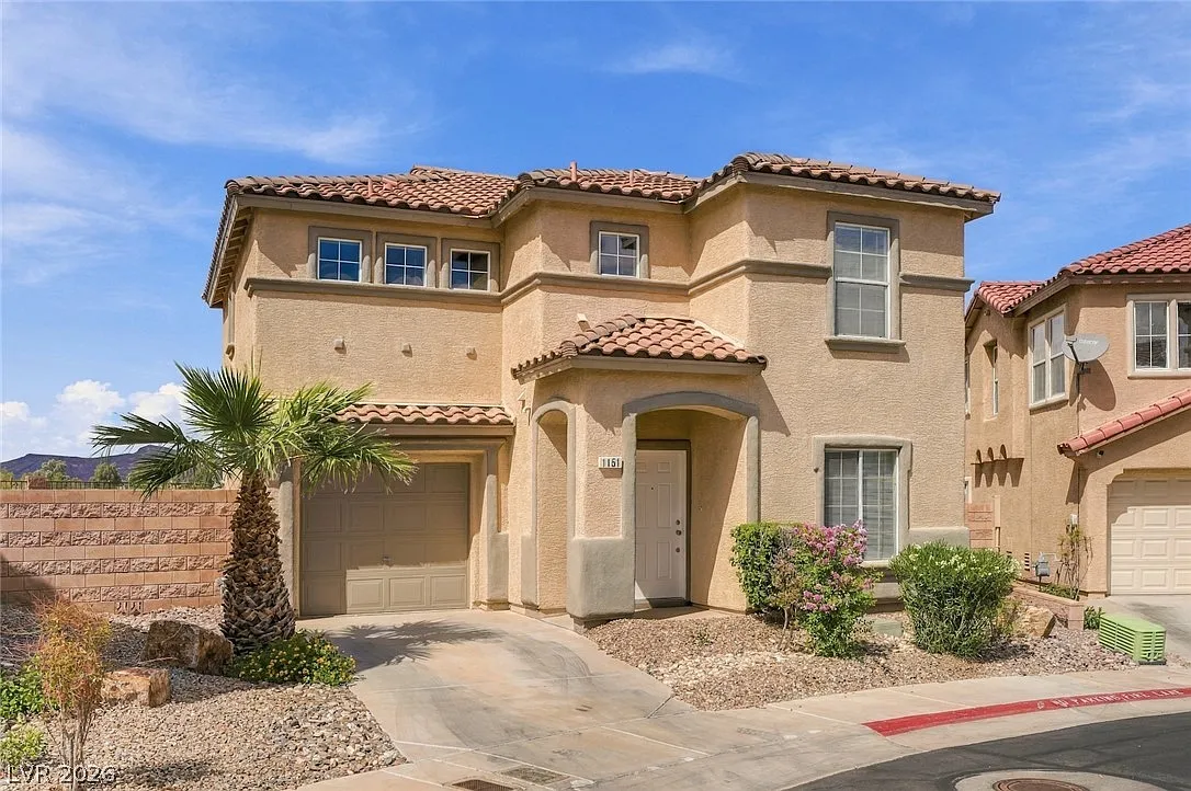 4 bed, 2.5 bath, 1747 sqft, $2,195 — Photo 3