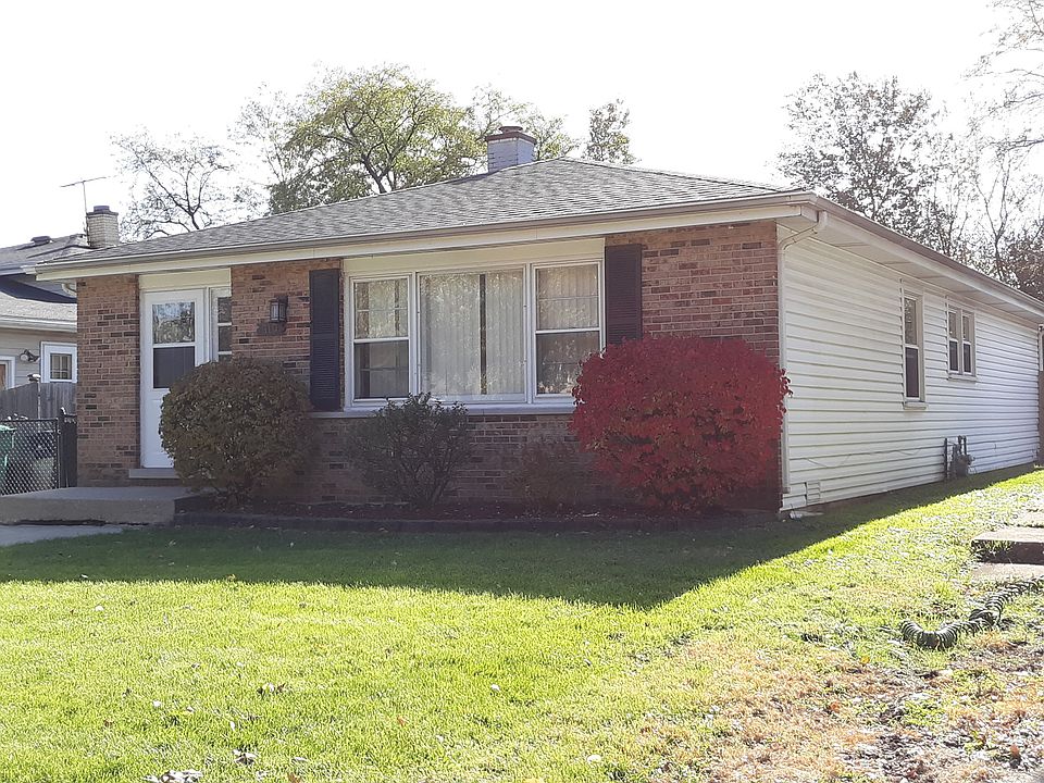 1st image of 319 E Wilson Ave