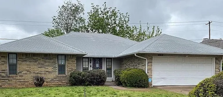 9909 S Hillcrest Dr — Photo 1