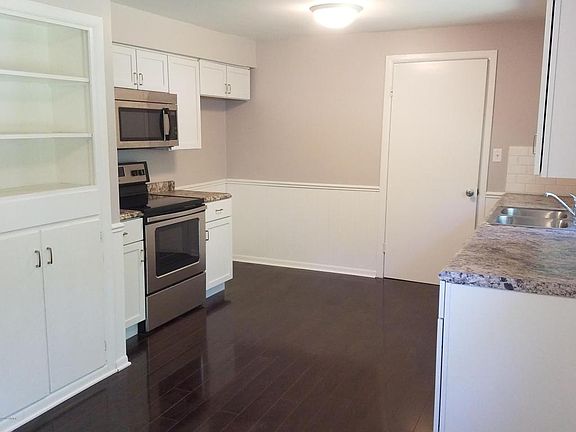 2nd image of 129 Elm Ln