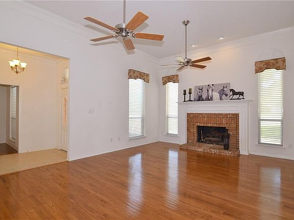 5th image of 2302 Diamond Oaks Dr