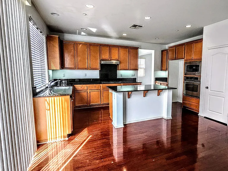 6964 San Bruno Ct — Photo 3