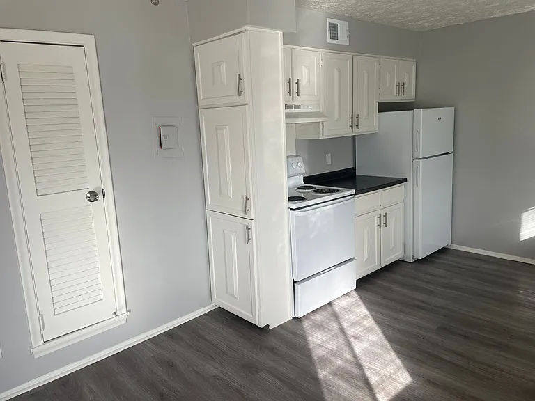 Juniper Gardens — Photo 11