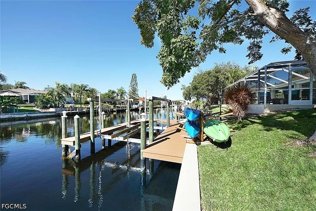 4 bed, 2.0 bath, 2247 sqft, $9,000 — Photo 3