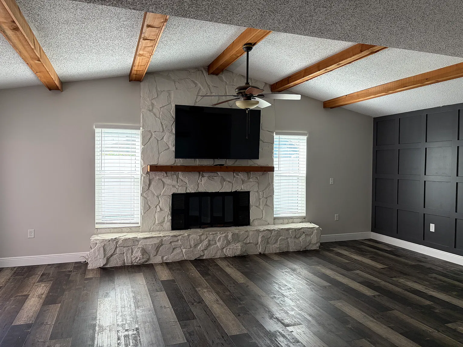 3 bed, 2114 sqft, $3,200 — Photo 2