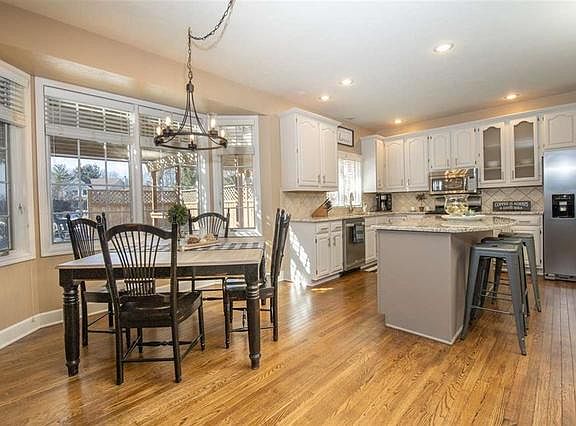4th image of 3744 Hermitage Trl