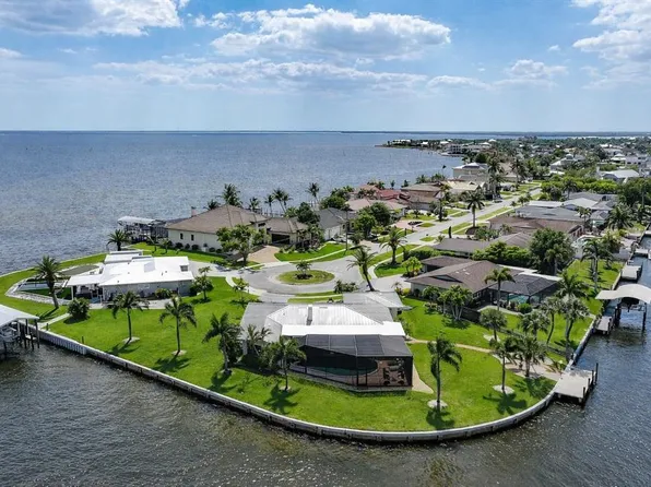 374 Severin Rd SE, Pt Charlotte, FL 33952