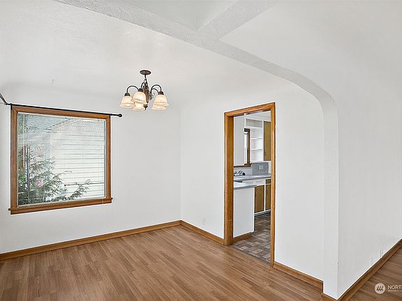 3rd image of 3731 S Ainsworth Avenue