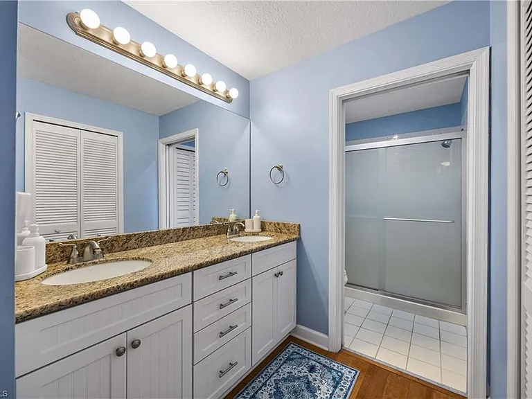 7050 Barrington Cir #202 — Photo 21