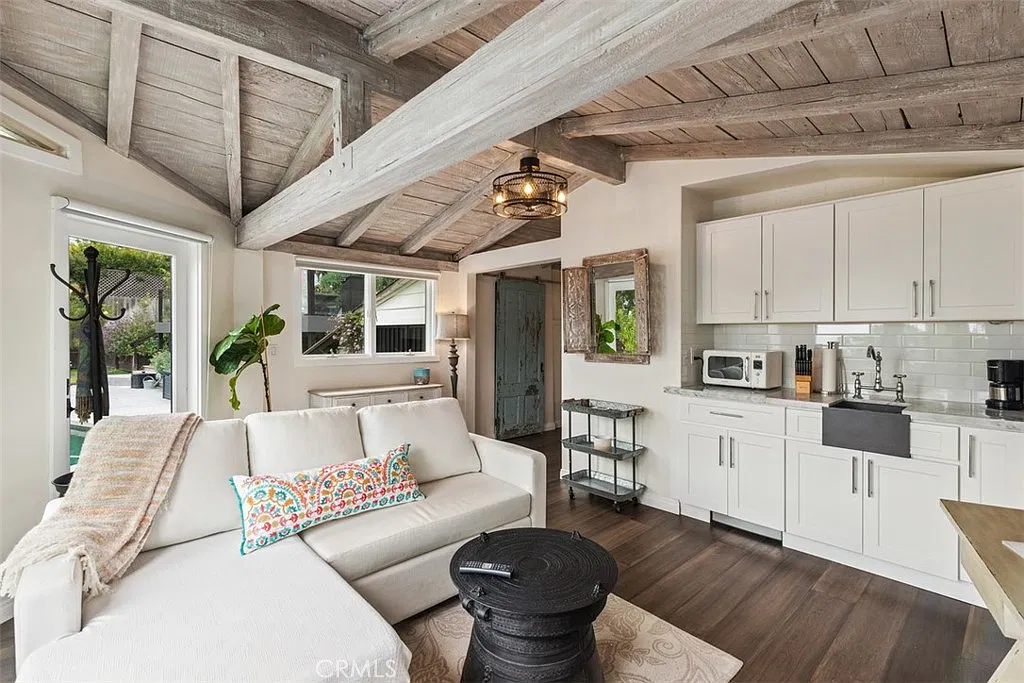 1 bed, 400 sqft, $3,000 — Photo 4