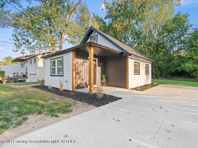 2045 Moffitt St, Lansing, MI, 48911