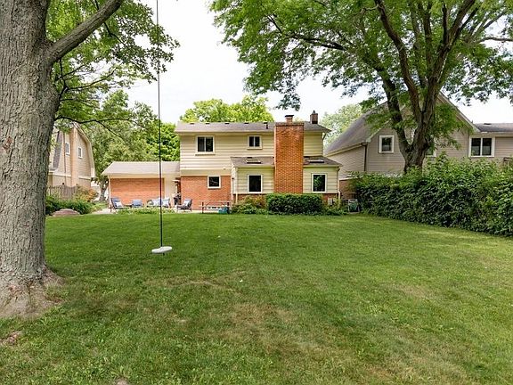 2nd image of 2878 Baylis Dr