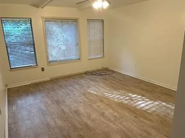 7544 Pennhill Dr, Baton Rouge, LA 70817