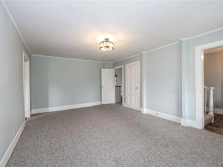 1253 Fairport Rd — Photo 37