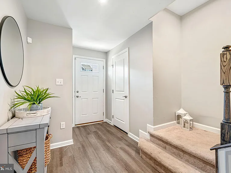 205 Dalton Dr — Photo 6